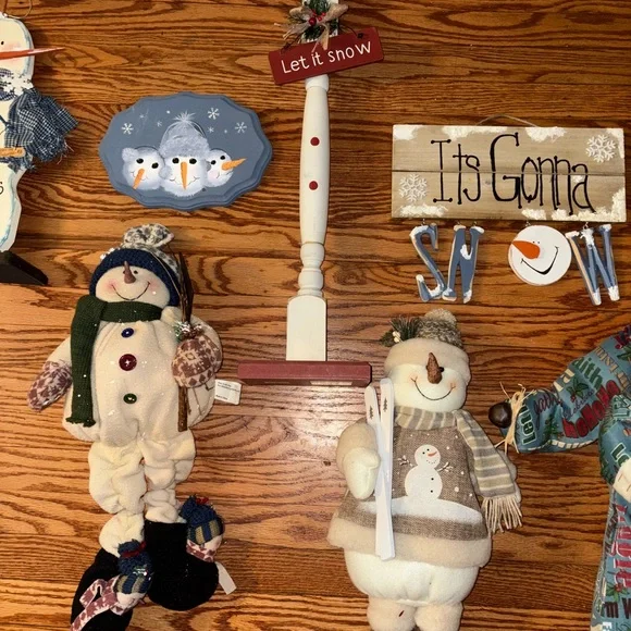 Festive Snowman Holiday Decor Set - Picture 3 of 4